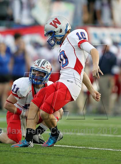 Thumbnail 1 in Cedar Hill vs. Westlake (UIL 5A Division 2 Semifinal Playoff) photogallery.