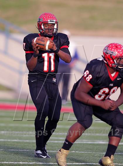 Thumbnail 2 in Cedar Hill vs. Westlake (UIL 5A Division 2 Semifinal Playoff) photogallery.