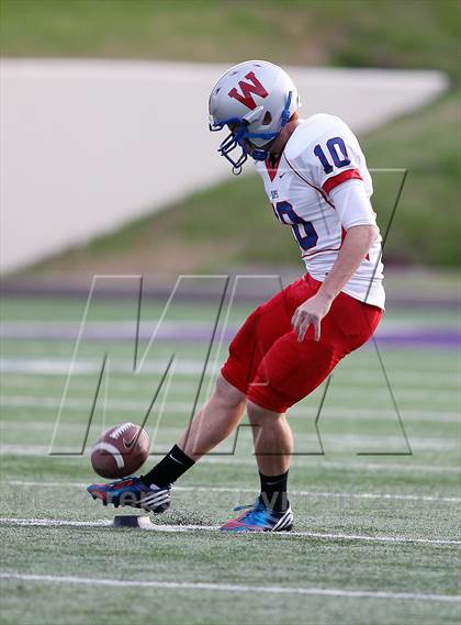 Thumbnail 2 in Cedar Hill vs. Westlake (UIL 5A Division 2 Semifinal Playoff) photogallery.