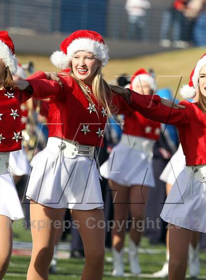 Thumbnail 2 in Cedar Hill vs. Westlake (UIL 5A Division 2 Semifinal Playoff) photogallery.