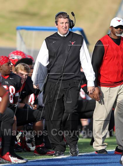 Thumbnail 2 in Cedar Hill vs. Westlake (UIL 5A Division 2 Semifinal Playoff) photogallery.