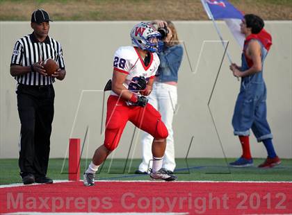 Thumbnail 2 in Cedar Hill vs. Westlake (UIL 5A Division 2 Semifinal Playoff) photogallery.