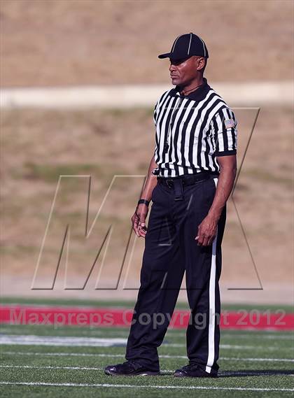 Thumbnail 2 in Cedar Hill vs. Westlake (UIL 5A Division 2 Semifinal Playoff) photogallery.