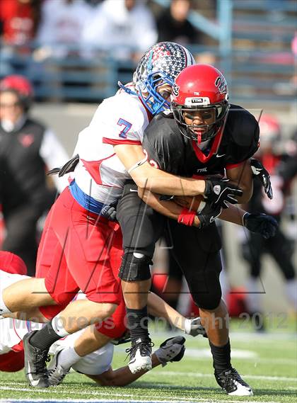 Thumbnail 3 in Cedar Hill vs. Westlake (UIL 5A Division 2 Semifinal Playoff) photogallery.