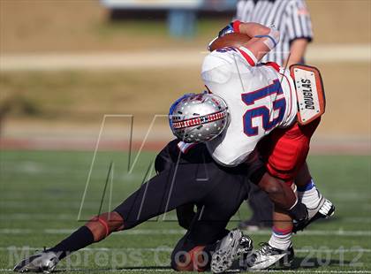 Thumbnail 3 in Cedar Hill vs. Westlake (UIL 5A Division 2 Semifinal Playoff) photogallery.