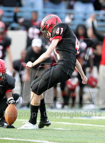Thumbnail 3 in Cedar Hill vs. Westlake (UIL 5A Division 2 Semifinal Playoff) photogallery.