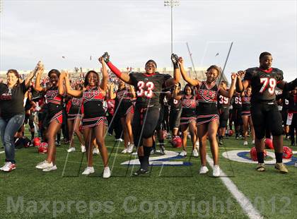 Thumbnail 2 in Cedar Hill vs. Westlake (UIL 5A Division 2 Semifinal Playoff) photogallery.