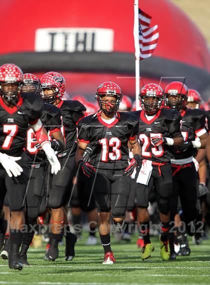 Thumbnail 2 in Cedar Hill vs. Westlake (UIL 5A Division 2 Semifinal Playoff) photogallery.