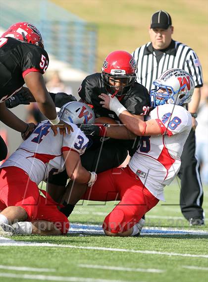Thumbnail 2 in Cedar Hill vs. Westlake (UIL 5A Division 2 Semifinal Playoff) photogallery.
