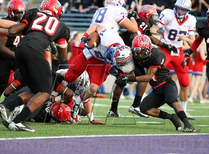 Thumbnail 2 in Cedar Hill vs. Westlake (UIL 5A Division 2 Semifinal Playoff) photogallery.
