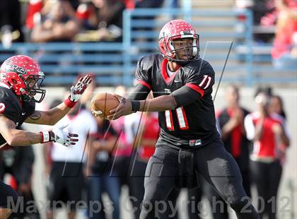 Thumbnail 3 in Cedar Hill vs. Westlake (UIL 5A Division 2 Semifinal Playoff) photogallery.