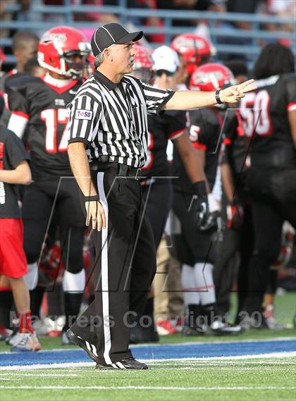 Thumbnail 1 in Cedar Hill vs. Westlake (UIL 5A Division 2 Semifinal Playoff) photogallery.