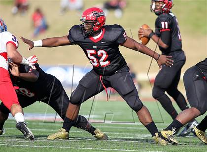 Thumbnail 3 in Cedar Hill vs. Westlake (UIL 5A Division 2 Semifinal Playoff) photogallery.