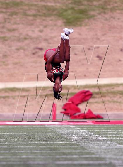 Thumbnail 3 in Cedar Hill vs. Westlake (UIL 5A Division 2 Semifinal Playoff) photogallery.