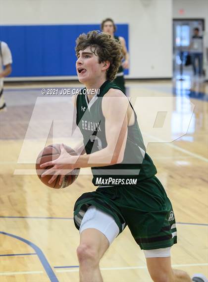 Thumbnail 3 in Reagan [Ronald] vs Boerne-Champion (Spurs High School Showcase) photogallery.