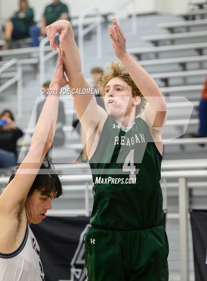 Thumbnail 3 in Reagan [Ronald] vs Boerne-Champion (Spurs High School Showcase) photogallery.
