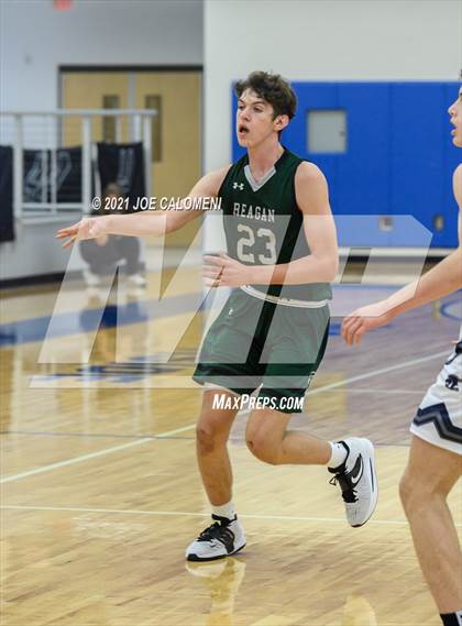 Thumbnail 1 in Reagan [Ronald] vs Boerne-Champion (Spurs High School Showcase) photogallery.