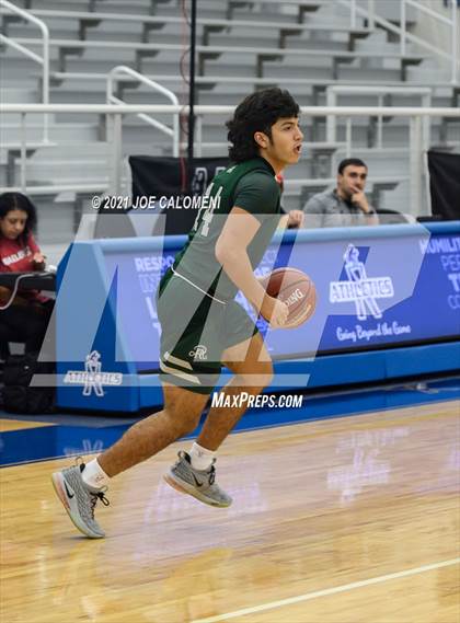Thumbnail 2 in Reagan [Ronald] vs Boerne-Champion (Spurs High School Showcase) photogallery.