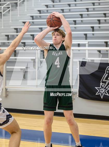 Thumbnail 2 in Reagan [Ronald] vs Boerne-Champion (Spurs High School Showcase) photogallery.