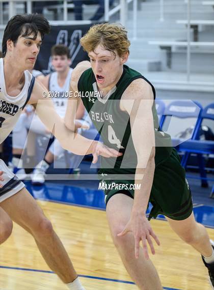 Thumbnail 3 in Reagan [Ronald] vs Boerne-Champion (Spurs High School Showcase) photogallery.