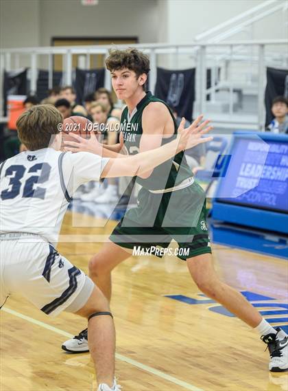 Thumbnail 2 in Reagan [Ronald] vs Boerne-Champion (Spurs High School Showcase) photogallery.
