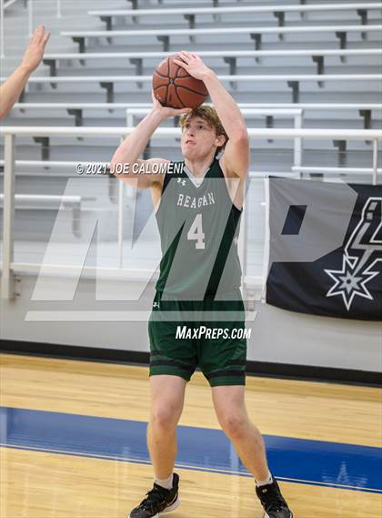 Thumbnail 1 in Reagan [Ronald] vs Boerne-Champion (Spurs High School Showcase) photogallery.