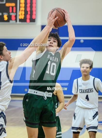 Thumbnail 1 in Reagan [Ronald] vs Boerne-Champion (Spurs High School Showcase) photogallery.