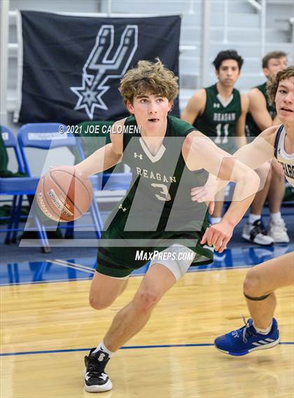 Thumbnail 3 in Reagan [Ronald] vs Boerne-Champion (Spurs High School Showcase) photogallery.