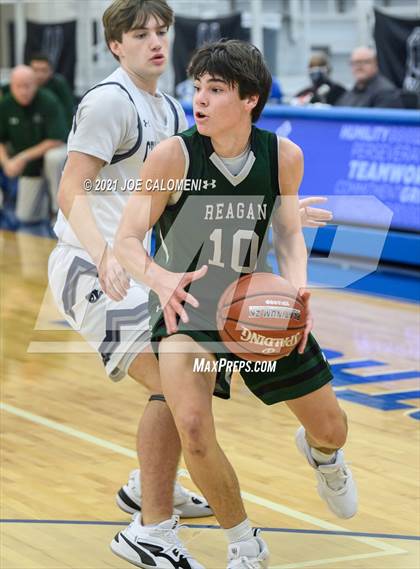 Thumbnail 1 in Reagan [Ronald] vs Boerne-Champion (Spurs High School Showcase) photogallery.