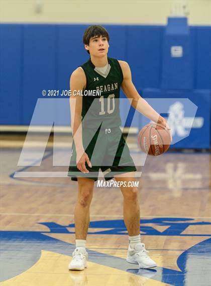 Thumbnail 1 in Reagan [Ronald] vs Boerne-Champion (Spurs High School Showcase) photogallery.
