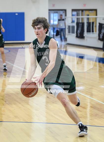 Thumbnail 2 in Reagan [Ronald] vs Boerne-Champion (Spurs High School Showcase) photogallery.