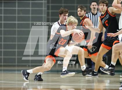 Thumbnail 2 in New Lexington vs. Fairfield Union (OHSAA D2 District Final) photogallery.