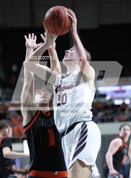 Thumbnail 1 in New Lexington vs. Fairfield Union (OHSAA D2 District Final) photogallery.