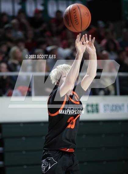 Thumbnail 2 in New Lexington vs. Fairfield Union (OHSAA D2 District Final) photogallery.