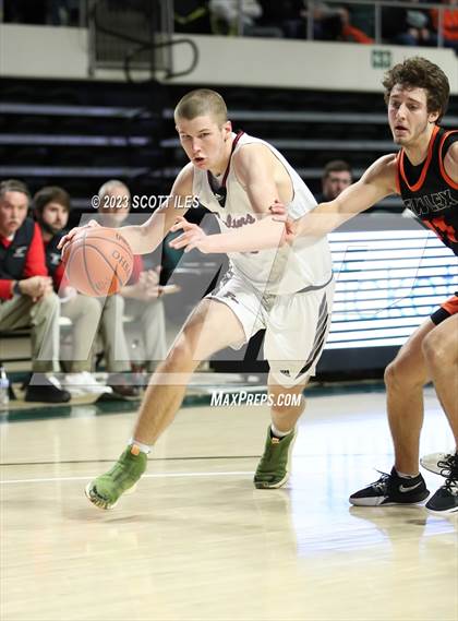 Thumbnail 2 in New Lexington vs. Fairfield Union (OHSAA D2 District Final) photogallery.