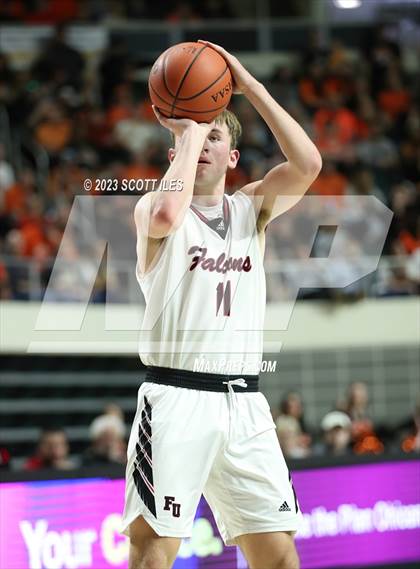 Thumbnail 2 in New Lexington vs. Fairfield Union (OHSAA D2 District Final) photogallery.