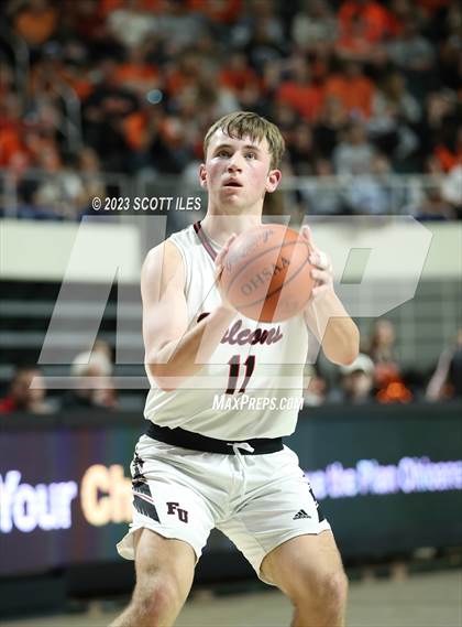 Thumbnail 1 in New Lexington vs. Fairfield Union (OHSAA D2 District Final) photogallery.