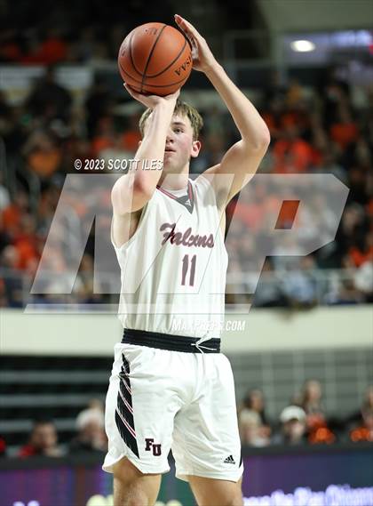 Thumbnail 3 in New Lexington vs. Fairfield Union (OHSAA D2 District Final) photogallery.