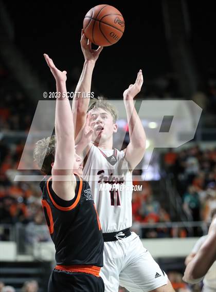 Thumbnail 1 in New Lexington vs. Fairfield Union (OHSAA D2 District Final) photogallery.