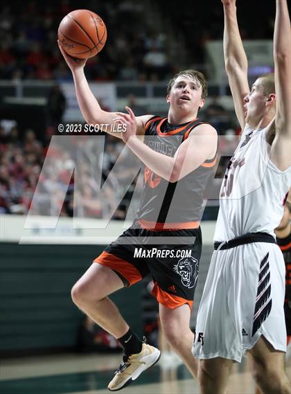 Thumbnail 2 in New Lexington vs. Fairfield Union (OHSAA D2 District Final) photogallery.