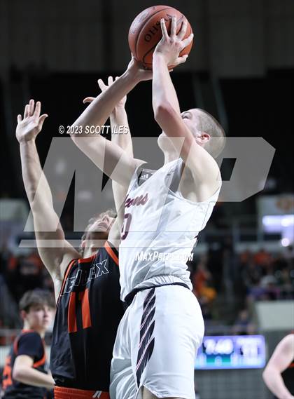 Thumbnail 2 in New Lexington vs. Fairfield Union (OHSAA D2 District Final) photogallery.
