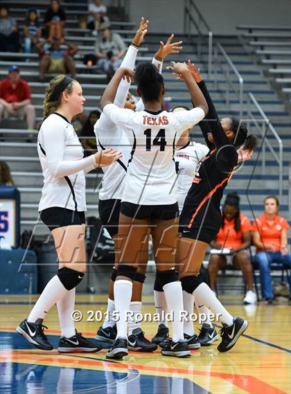 Thumbnail 3 in Texas vs Garland (Garland ISD Volleyball Tournament) photogallery.