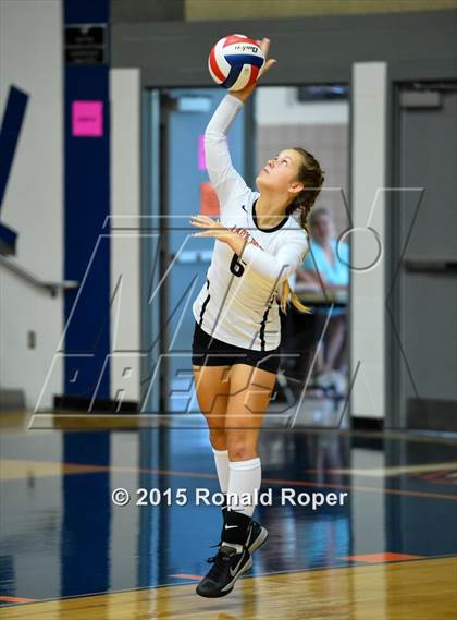 Thumbnail 1 in Texas vs Garland (Garland ISD Volleyball Tournament) photogallery.