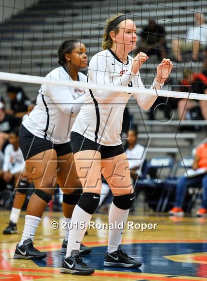 Thumbnail 2 in Texas vs Garland (Garland ISD Volleyball Tournament) photogallery.