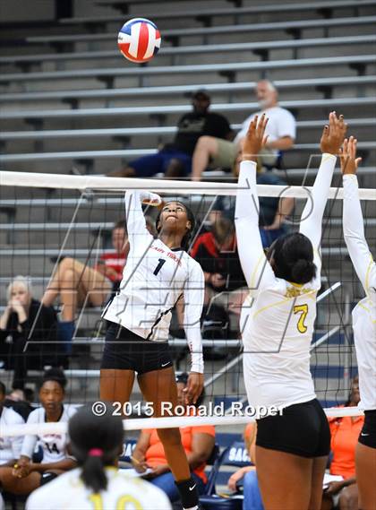 Thumbnail 2 in Texas vs Garland (Garland ISD Volleyball Tournament) photogallery.