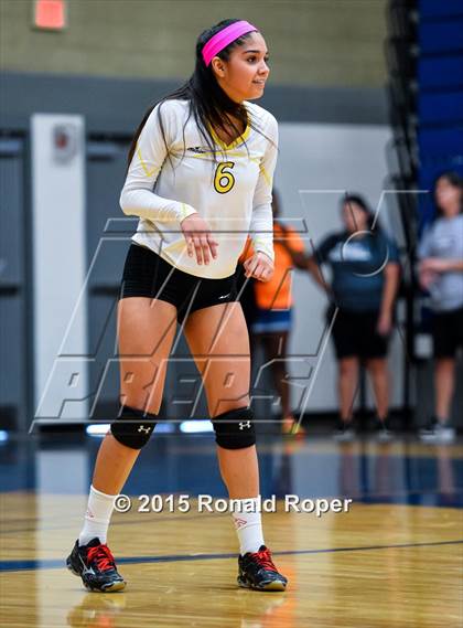 Thumbnail 1 in Texas vs Garland (Garland ISD Volleyball Tournament) photogallery.