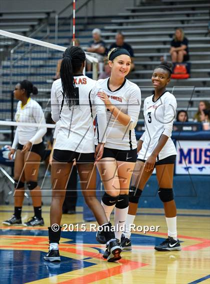 Thumbnail 2 in Texas vs Garland (Garland ISD Volleyball Tournament) photogallery.