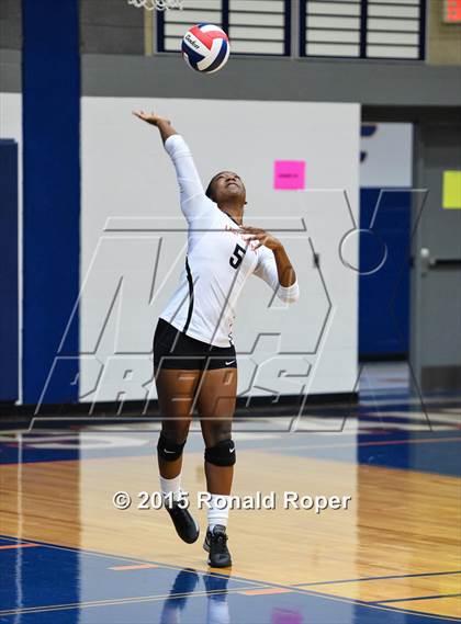 Thumbnail 3 in Texas vs Garland (Garland ISD Volleyball Tournament) photogallery.