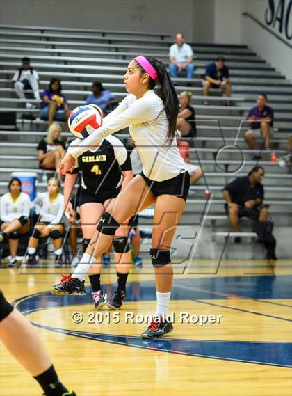 Thumbnail 2 in Texas vs Garland (Garland ISD Volleyball Tournament) photogallery.
