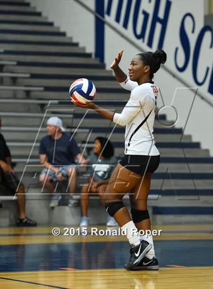 Thumbnail 3 in Texas vs Garland (Garland ISD Volleyball Tournament) photogallery.